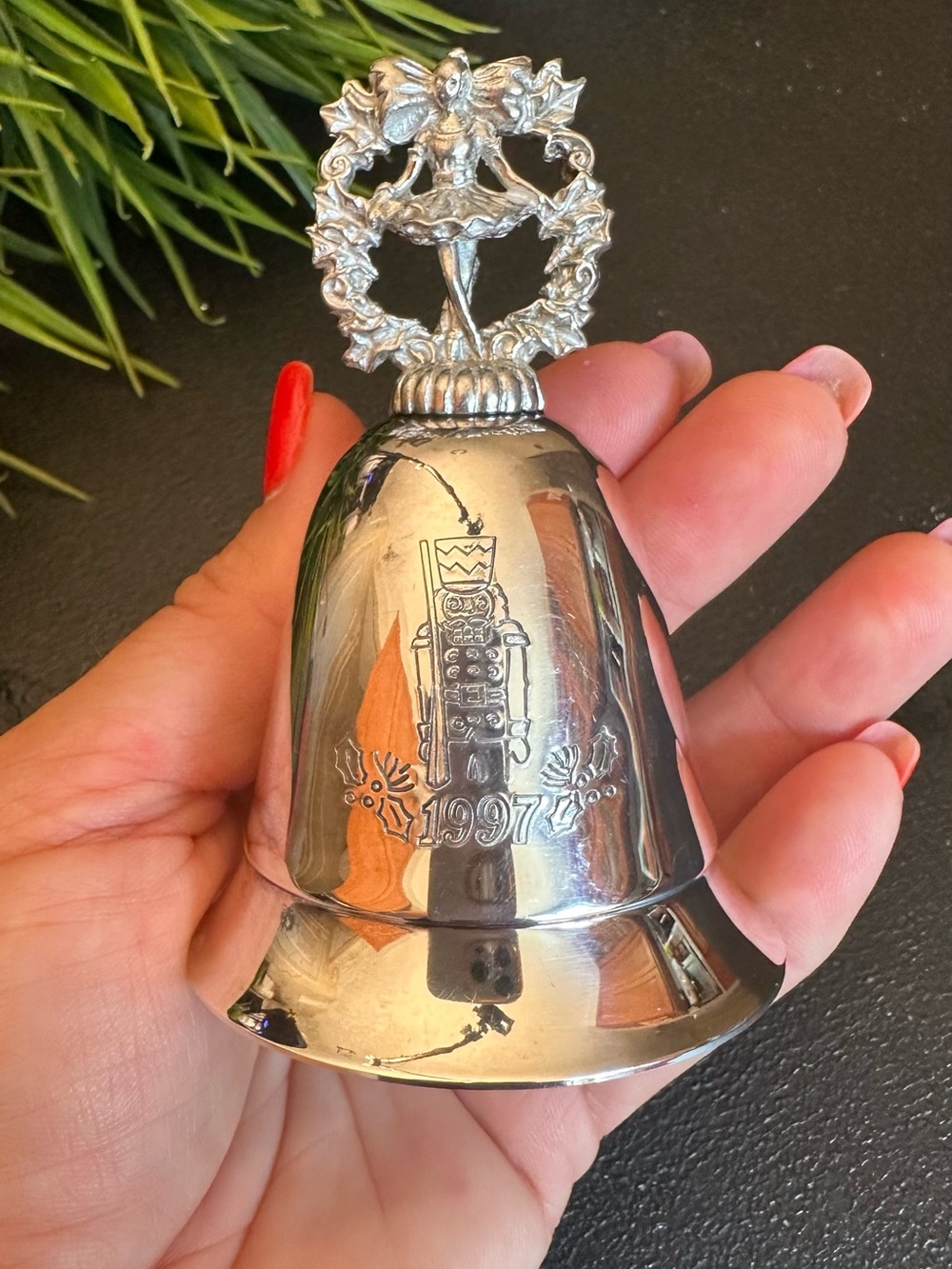 Kirk Stieff Nutcracker Musical Bell annual bell 1997 plays song